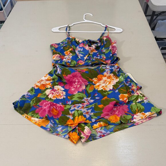 Tropical Floral Two Piece Short Set Size Medium - Picture 2 of 9